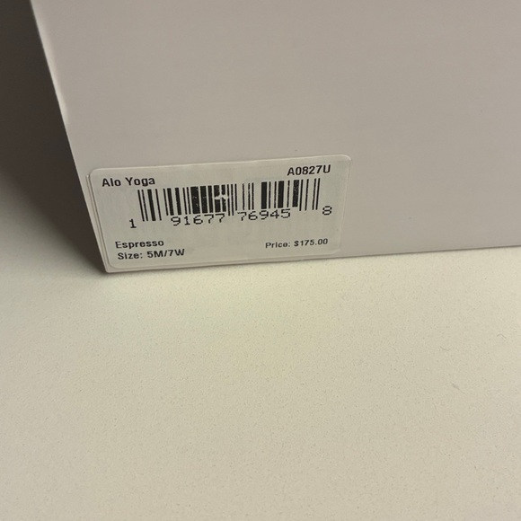 NWT Alo recovery yoga slippers - Picture 7 of 7